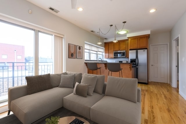 Foto del edificio - 2836 N Dawson Ave