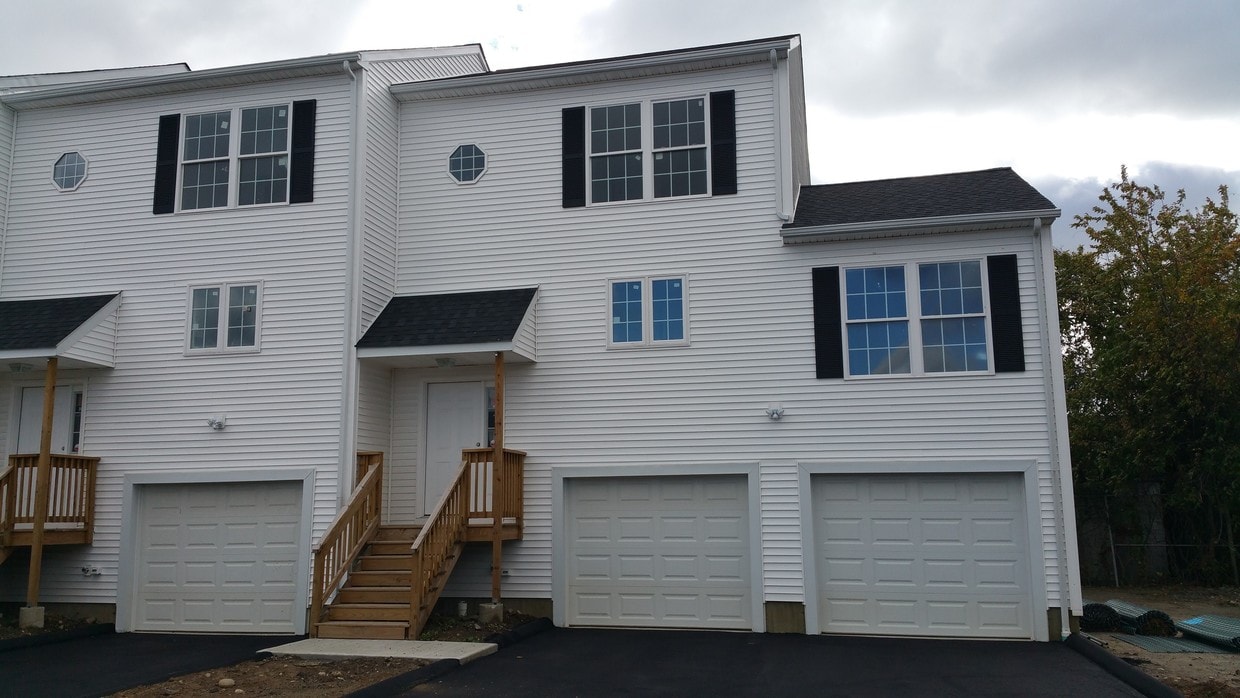 800 Seaview Ave, Bridgeport, CT 06607 Townhome Rentals in Bridgeport