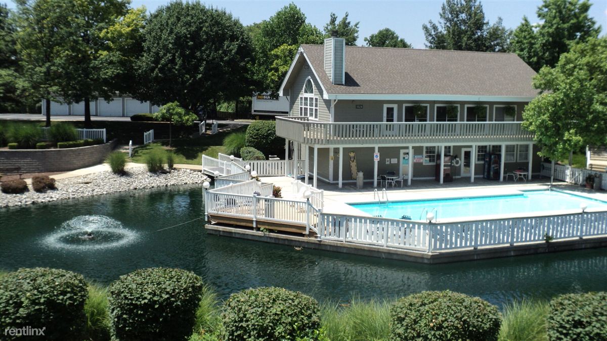 Primary Photo - 1124 Bonhomme Lake Dr