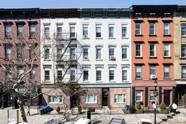Foto del edificio - 1010 Washington St