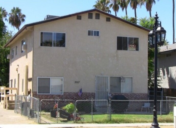 Primary Photo - 207 S Harvard St