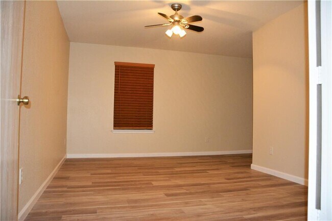 Foto del edificio - 4616 Woodstock Dr