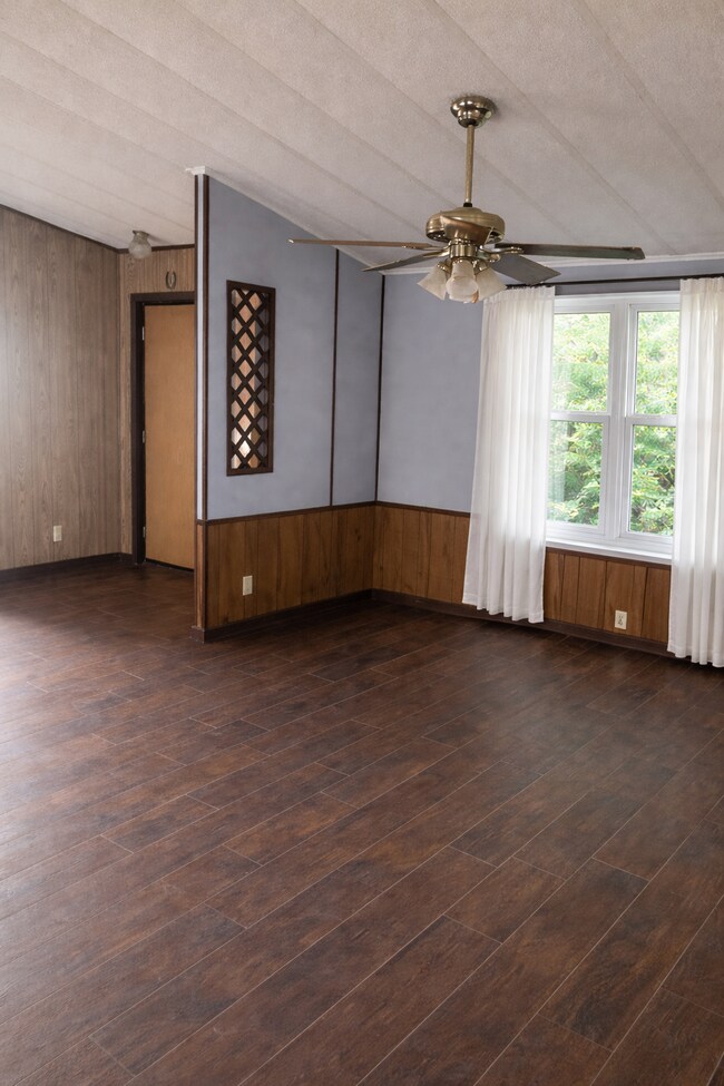 Foto del edificio - 1379 N Vicha Rd