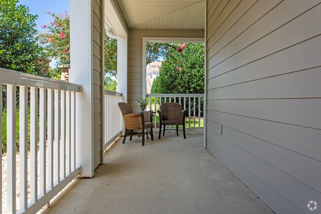 2HAB - Patio - Regent Apartment Homes