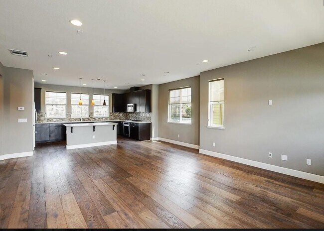 Building Photo - 658 Sea Anchor Dr