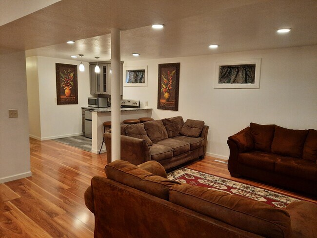 Foto del edificio - 1360 E 450 S