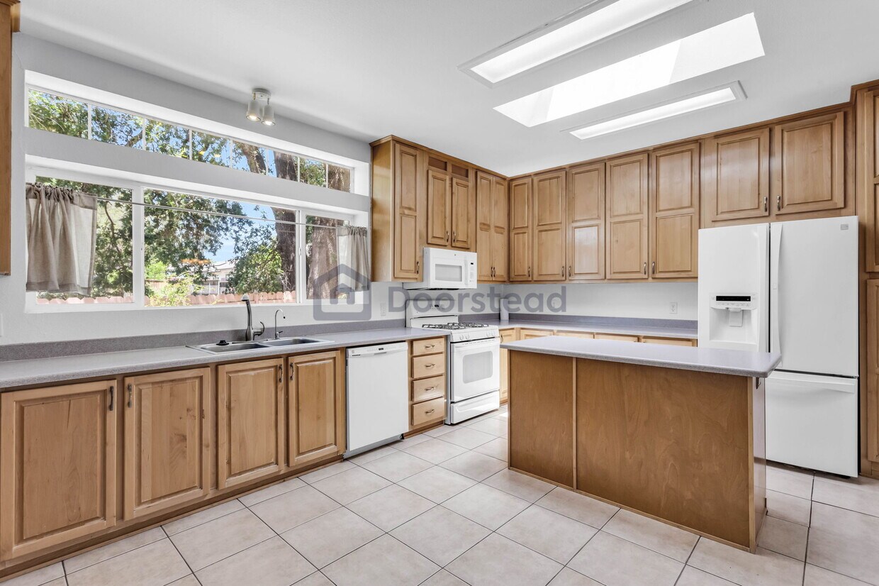 Foto principal - 7837 Olive St