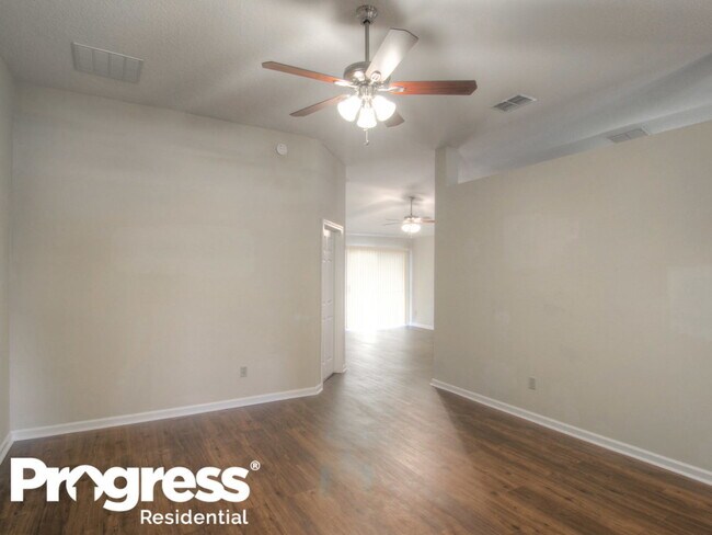 Building Photo - 910 Otter Creek Dr