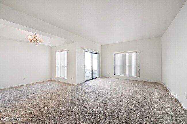 Foto del edificio - 1301 W Rio Salado Pkwy