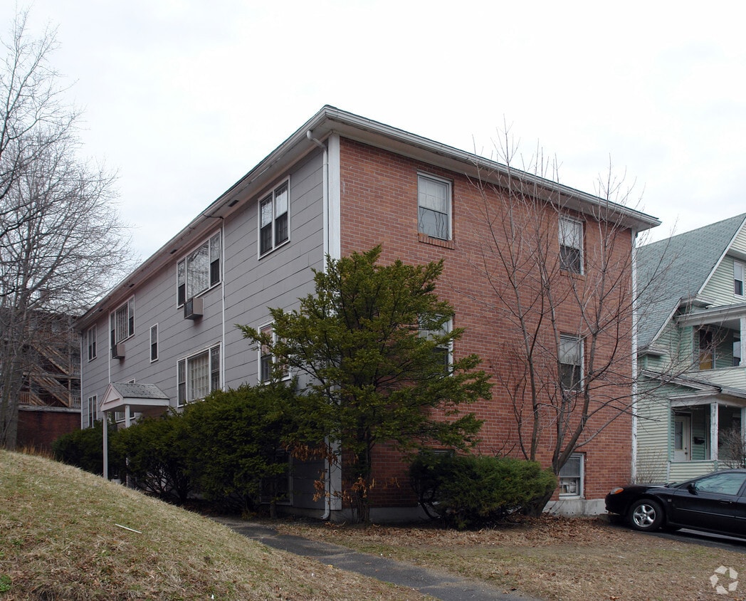 Primary Photo - 197 Oak St