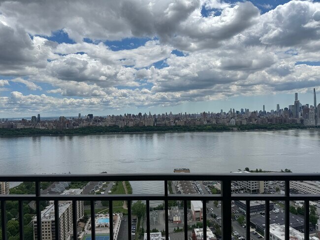 Foto del edificio - 7855 Boulevard East