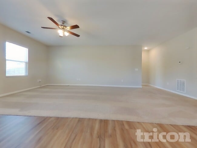 Building Photo - 115 Sorrento Dr