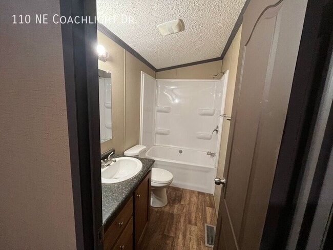 Foto del edificio - 110 Coachlight Dr