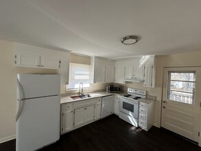 Building Photo - 261 Belcher Rd