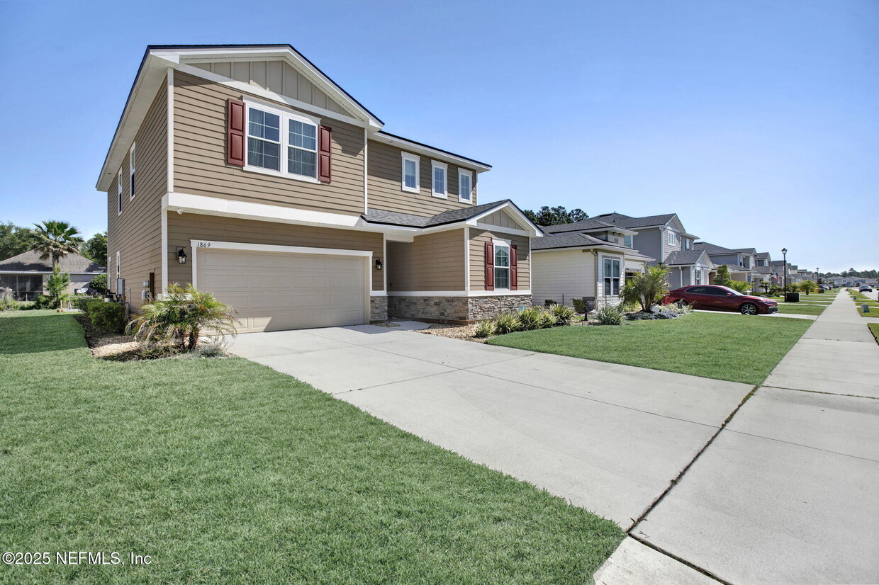 Foto principal - 1869 Amberly Dr