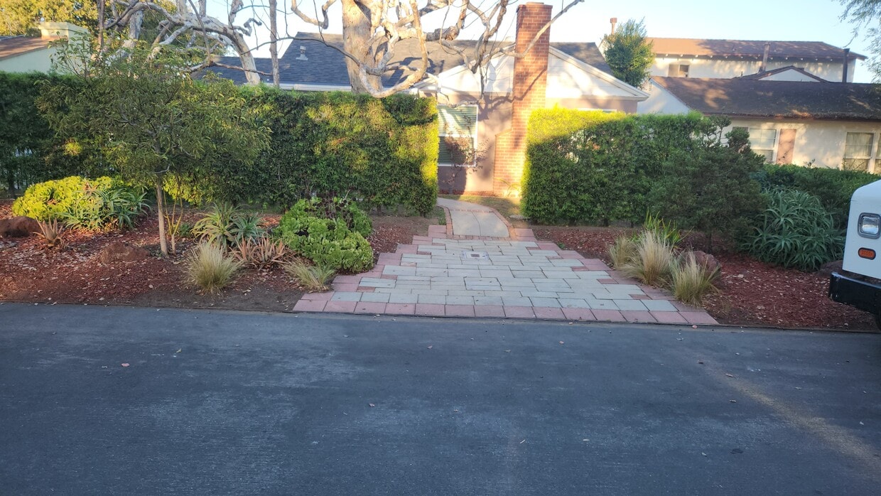 Primary Photo - 3548 Military Ave