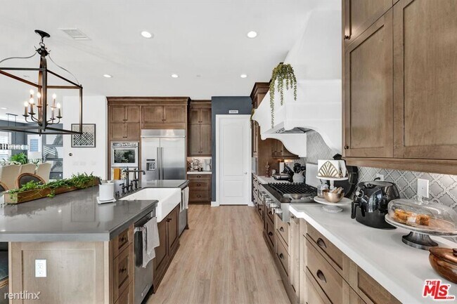 Building Photo - 5 br, 6 bath House - 12326 N Finch Ct