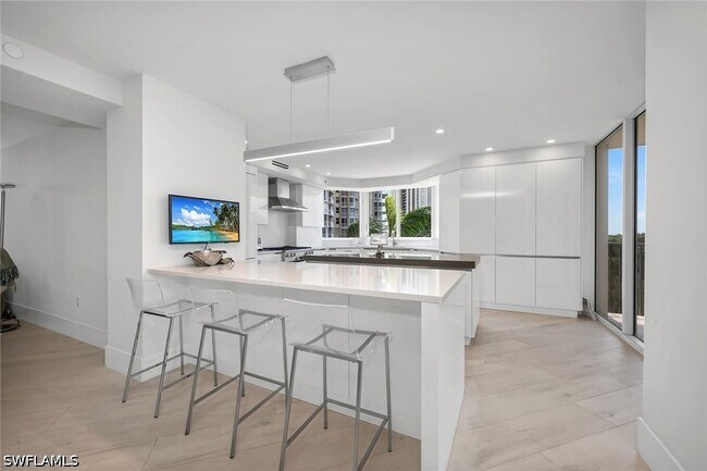 Foto del edificio - 6597 Nicholas Blvd