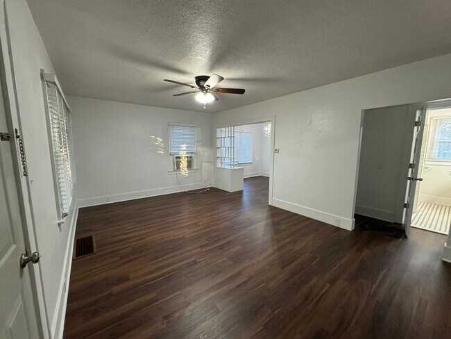 Foto del edificio - 336 23rd St SE
