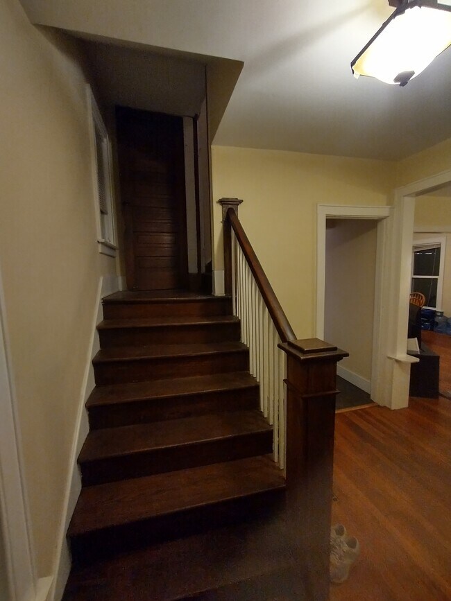 Foto del edificio - 145 Eastern Ave NE