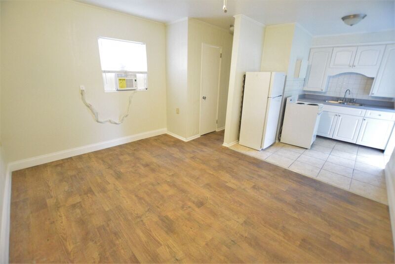 Foto principal - 1212 Jamajo Blvd