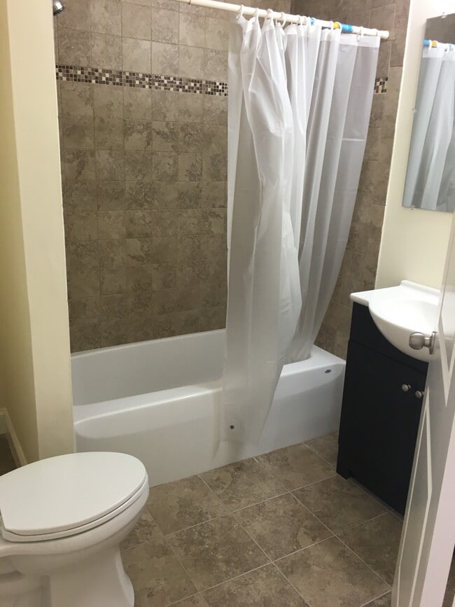 Foto del edificio - 785-787 Broadway Street