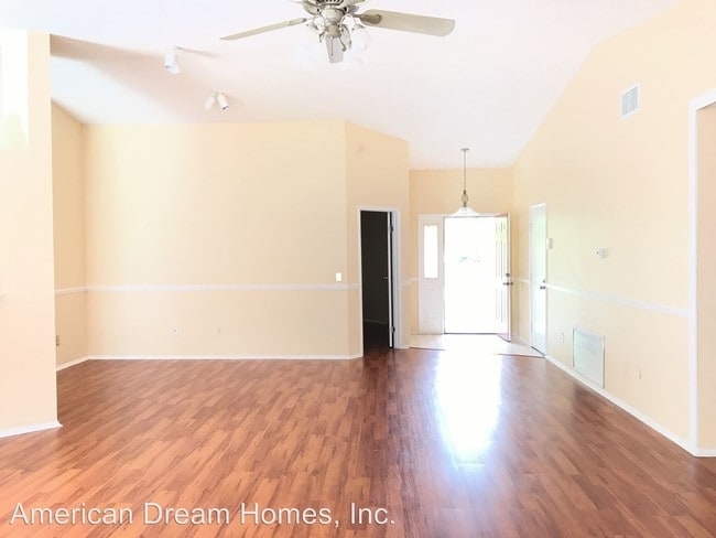 Building Photo - 1702 Cypress Ridge Dr