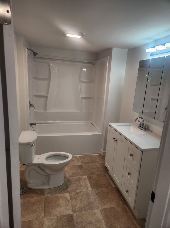 Building Photo - 13 Bridle Path