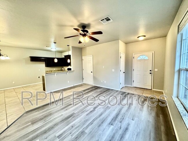 Photo - 113 Bison Ct Way House