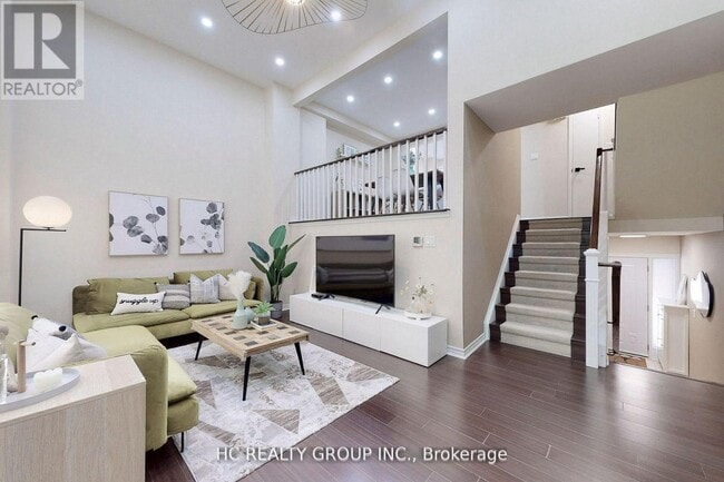 Building Photo - 15 Huntingwood Dr