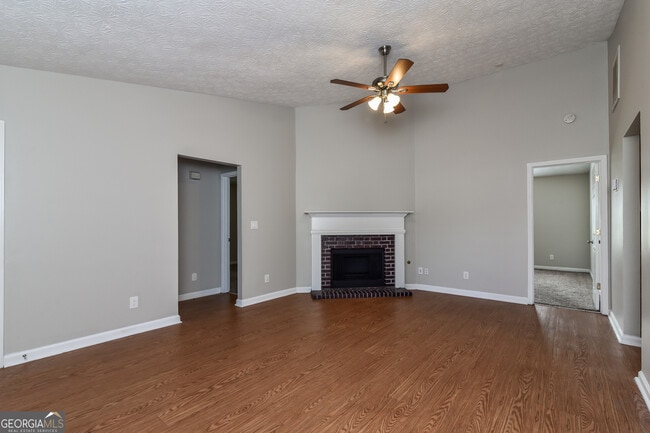 Building Photo - 508 Village Cir