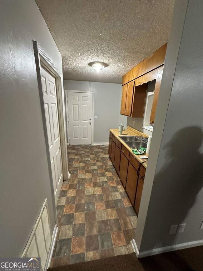 Foto del edificio - 1463 Bankston Ave