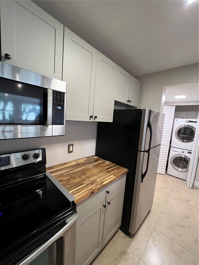 8100 Geneva Ct Unit 338, Doral, FL 33166 Condo for Rent in Doral, FL