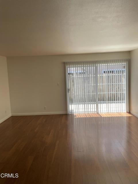 Foto del edificio - 2455 Bayshore Ave