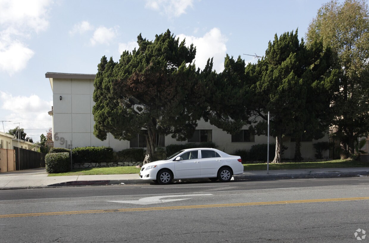 Building Photo - 6915 Coldwater Canyon Ave