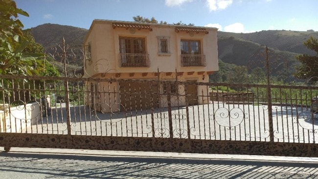 Building Photo - 28247 Via Acero