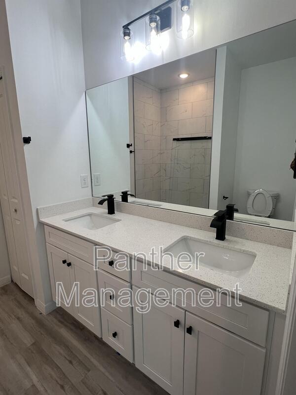 Foto del edificio - 5207 Benton St