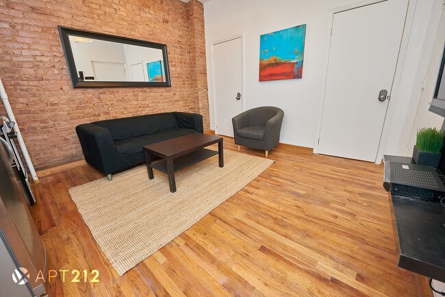 Building Photo - 201 Mott St