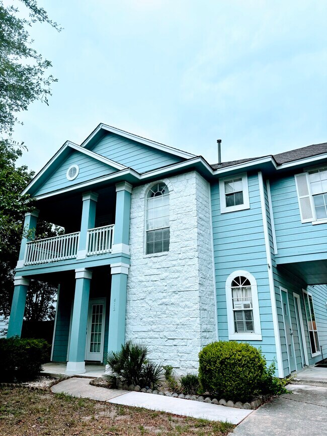 Building Photo - 412 Bradfield Dr