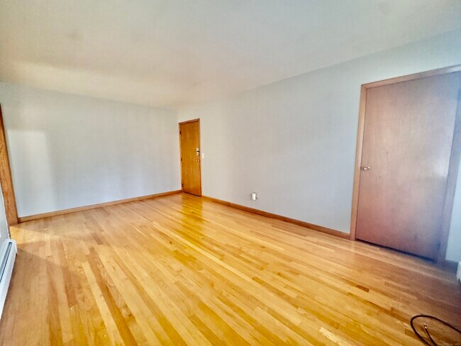 Building Photo - 197 Potuccos Ring Rd