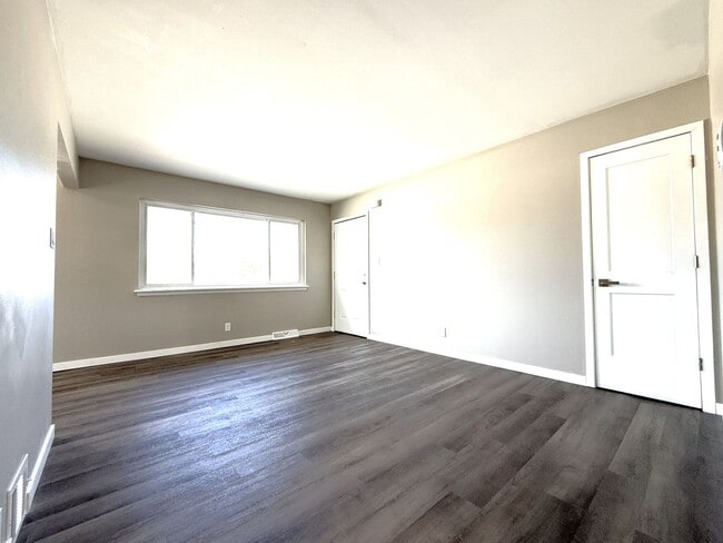 Building Photo - 11049 W Hampton Ave