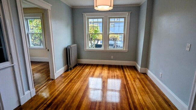 Building Photo - 146 Waverley Ave