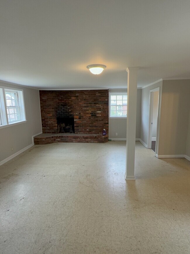 Building Photo - 2640 Ravine Dr