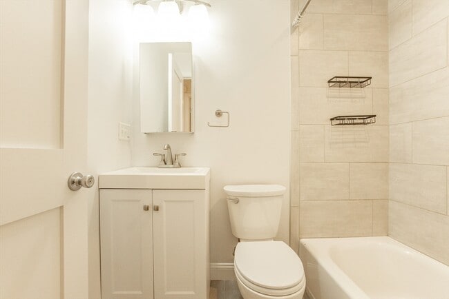 Building Photo - 375 Dorchester St