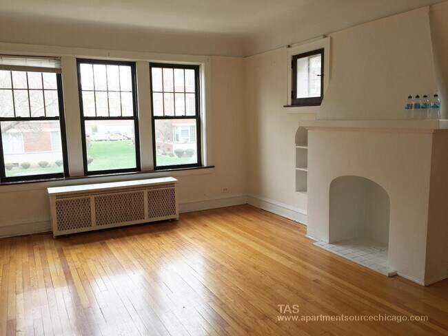 Building Photo - 2619 W Berwyn Ave