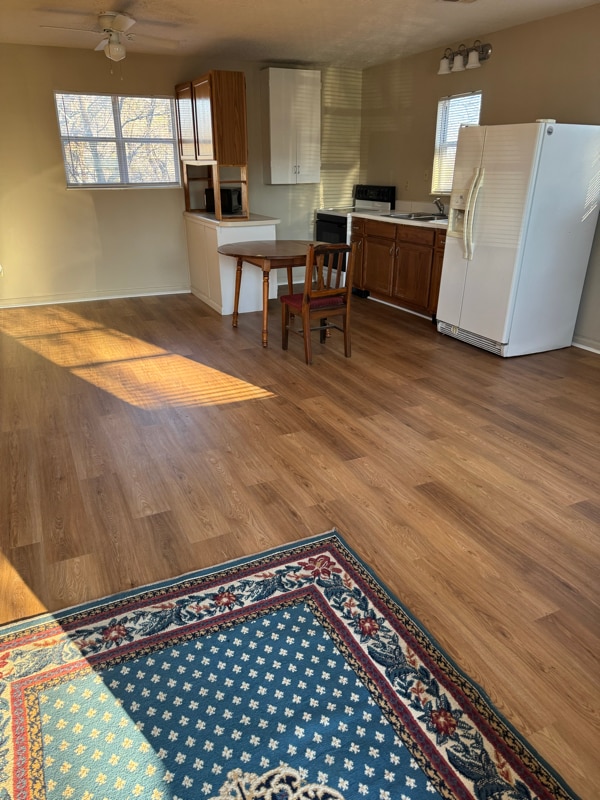 Building Photo - 325 Highland View Dr