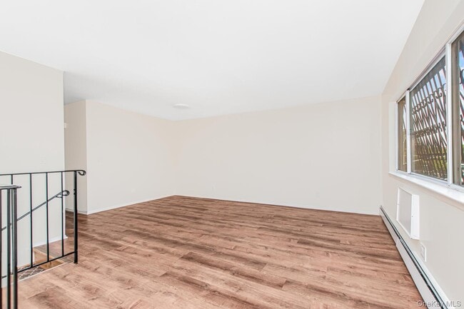 Building Photo - 162 Ellery St