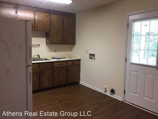 Building Photo - 2 br, 1 bath House - 420 Timothy Road