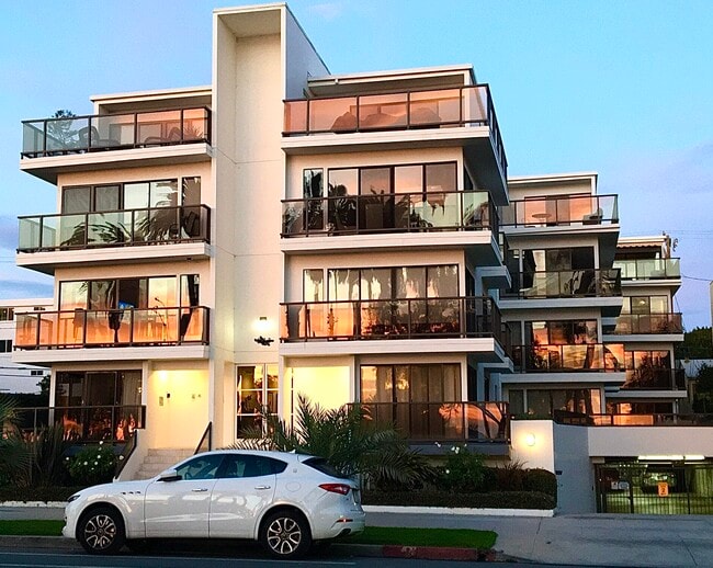 Building Photo - 833 Ocean Ave
