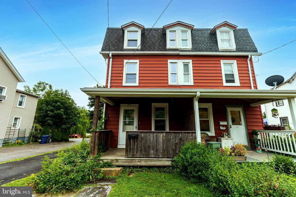 Foto principal - 383 Stewart Ave